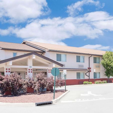 Super 8 By Wyndham Middletown Exterior foto