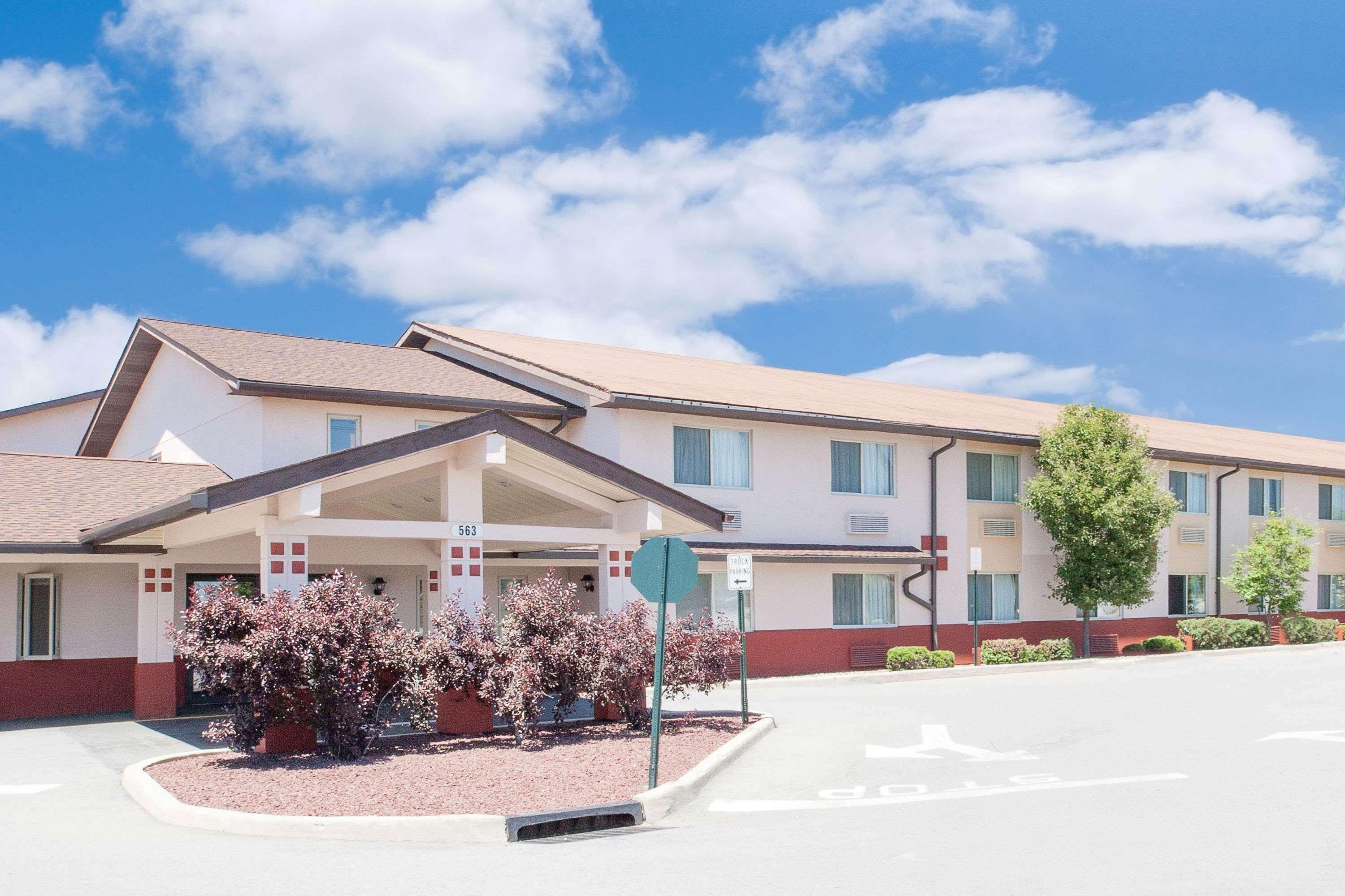 Super 8 By Wyndham Middletown Exterior foto