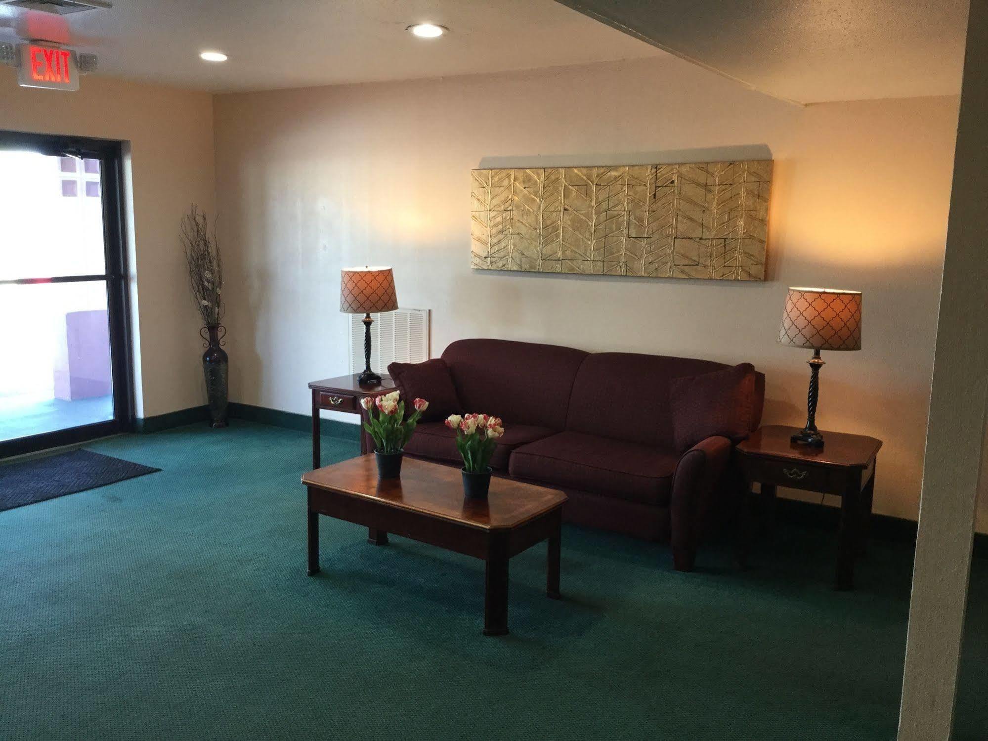 Super 8 By Wyndham Middletown Exterior foto