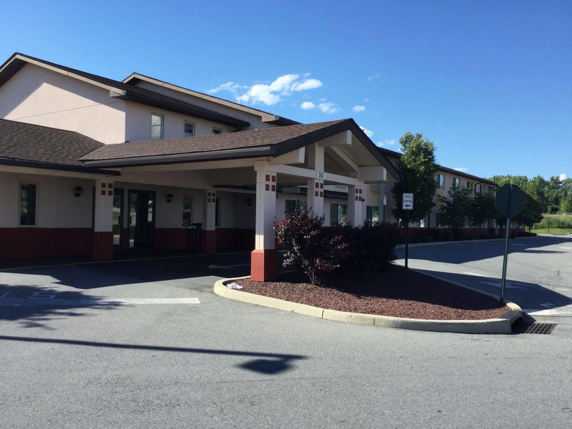 Super 8 By Wyndham Middletown Exterior foto