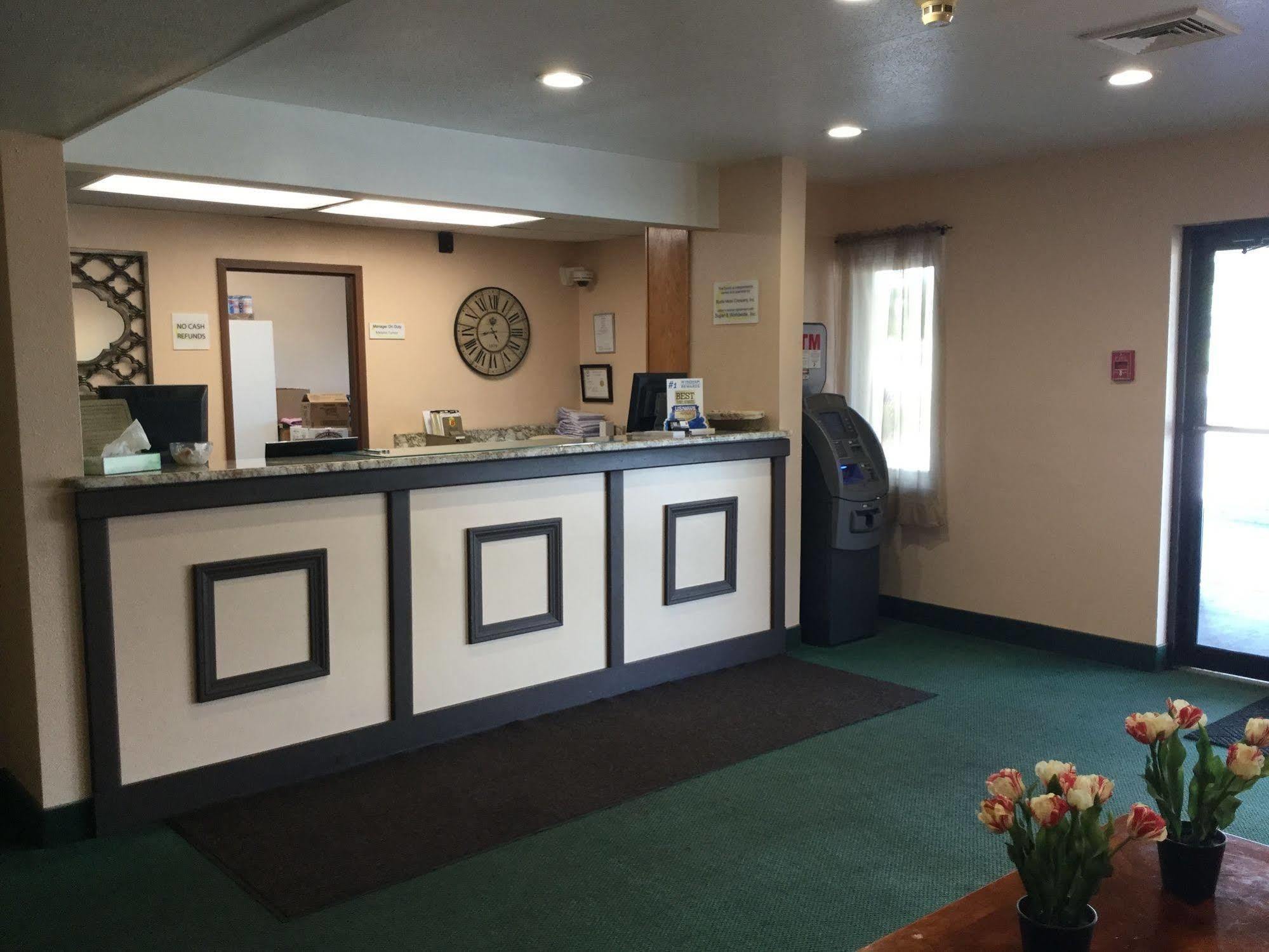 Super 8 By Wyndham Middletown Exterior foto